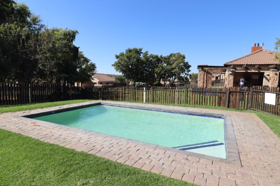 2 Bedroom Property for Sale in Hillside Free State